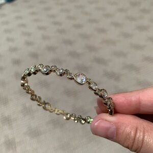 Elegant Gold and Crystal Women's Bracelet